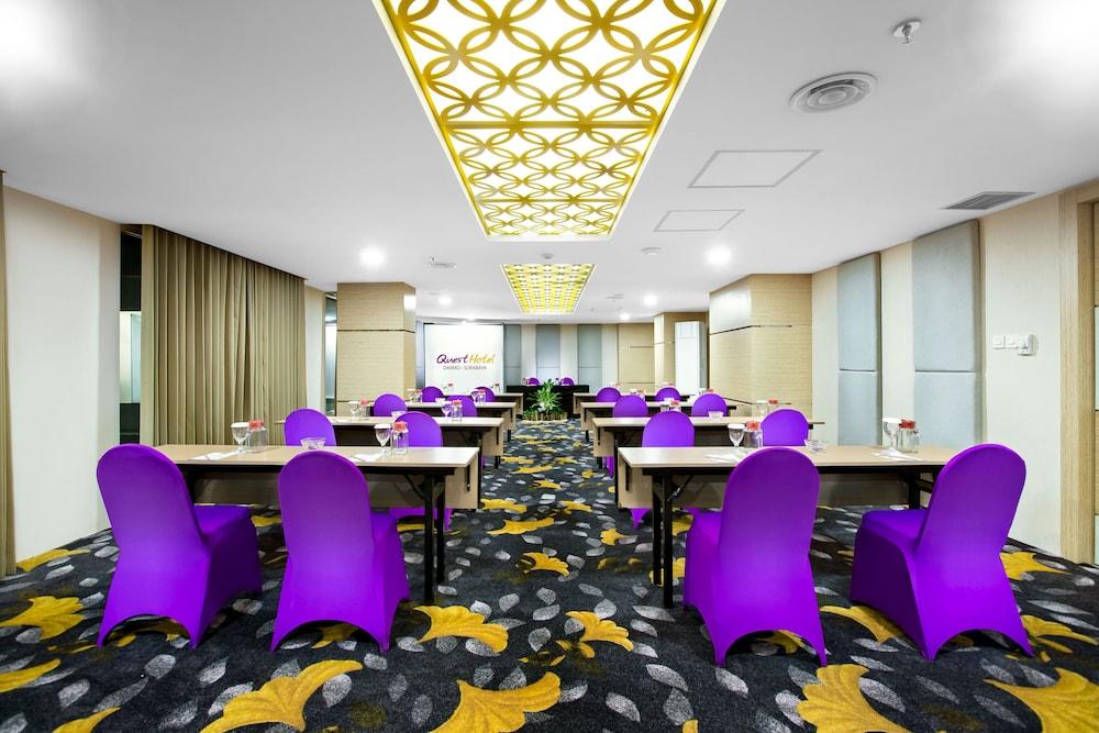 Quest Hotel Darmo - Surabaya By Aston Экстерьер фото
