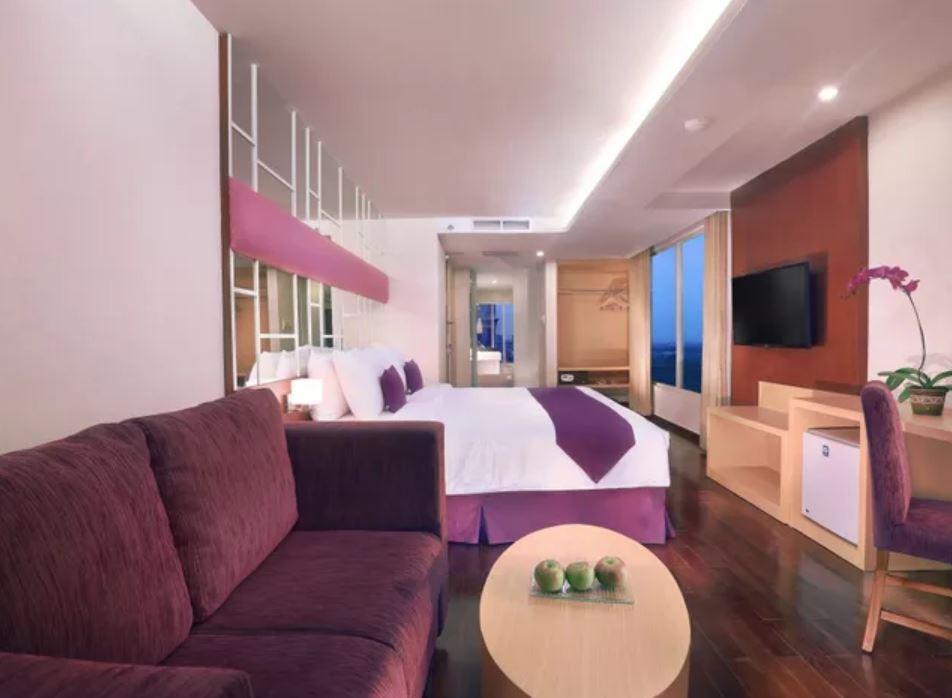 Quest Hotel Darmo - Surabaya By Aston Экстерьер фото