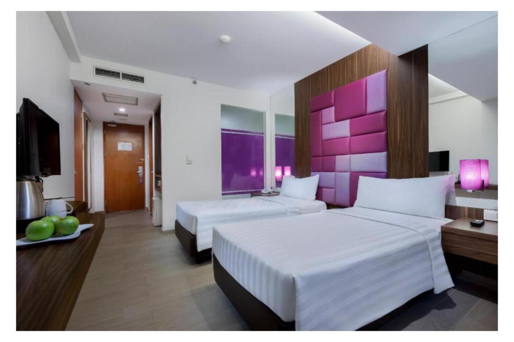 Quest Hotel Darmo - Surabaya By Aston Экстерьер фото